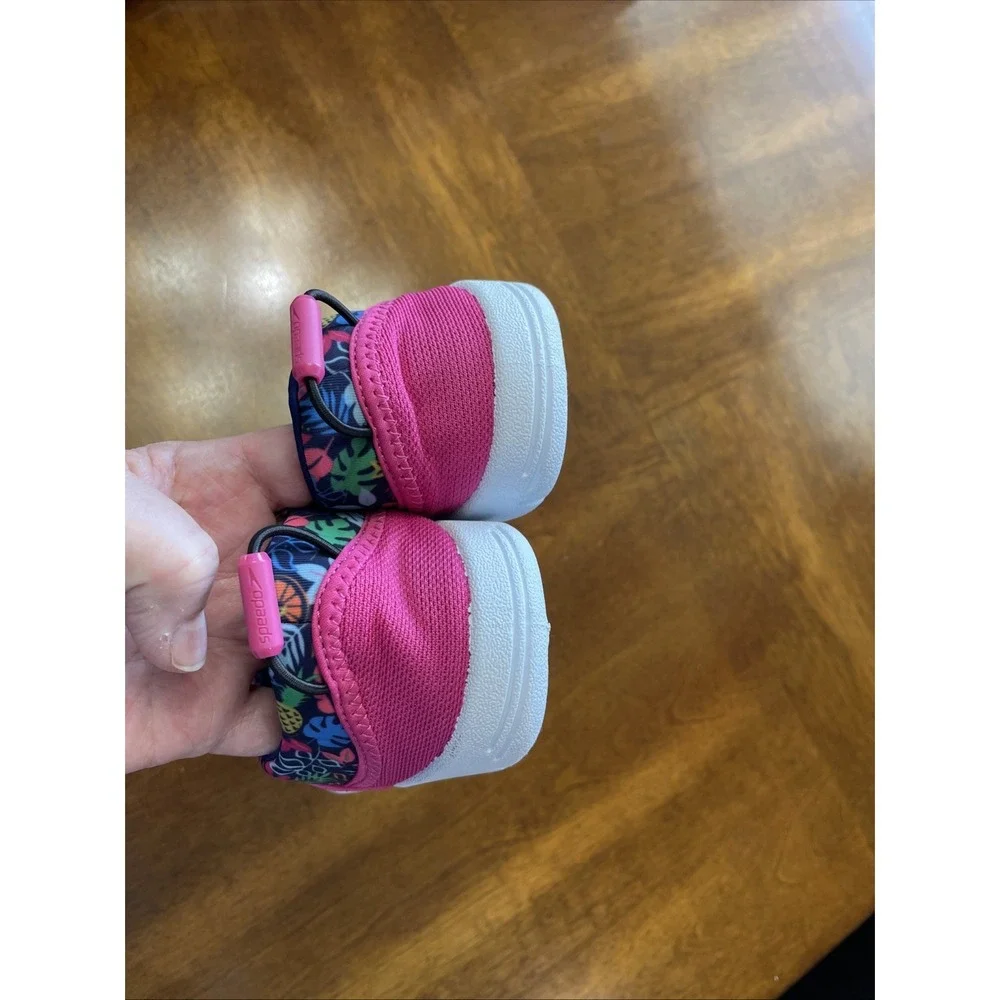 Speedo‎ Junior Girl's Slip On Shoes, Size  4/5, Multicolor